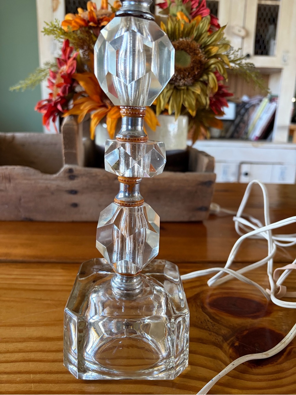 Vintage Leviton Art DecoTable Lamp Acrylic and Crystal Material